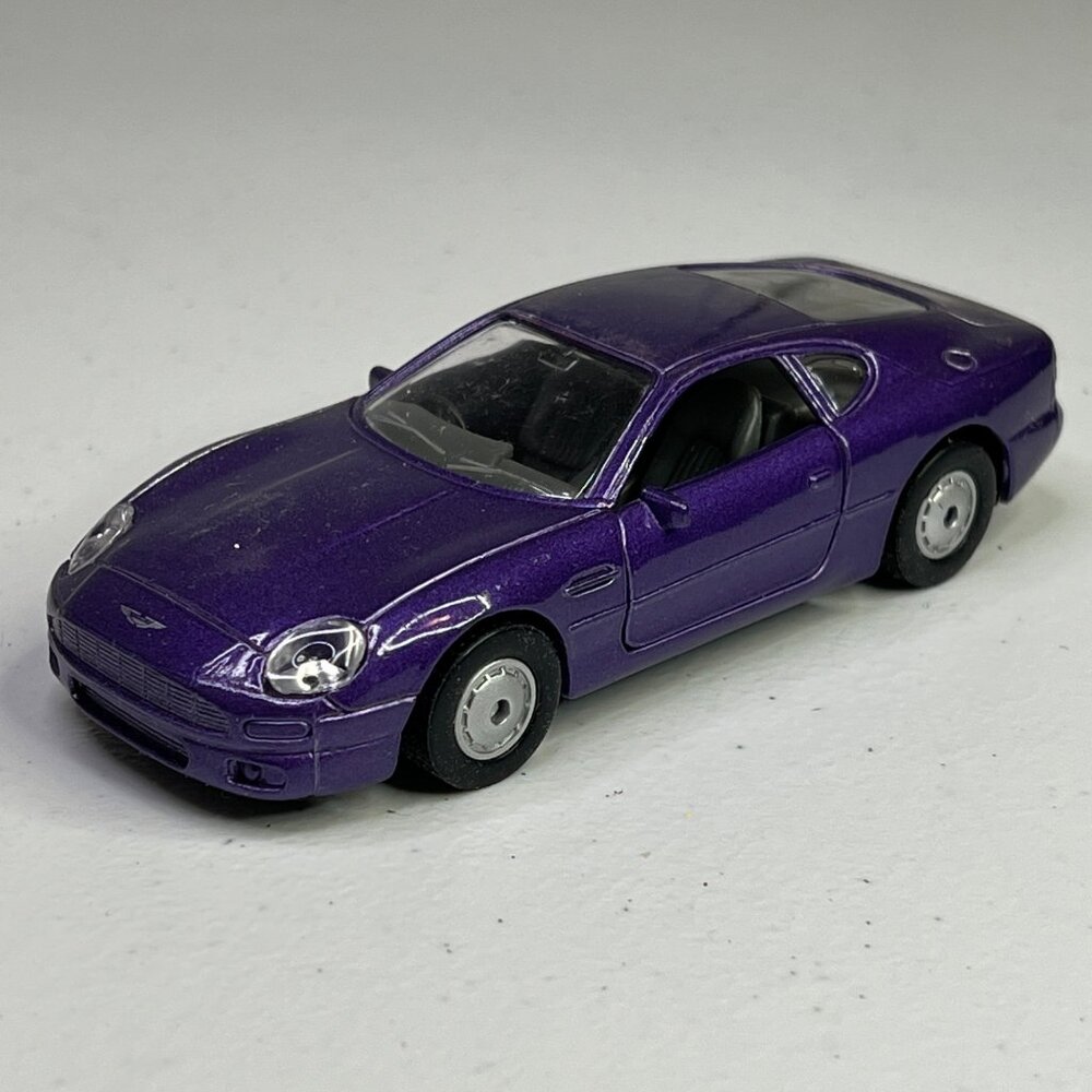 Maisto Aston Martin DB7 Coupe Purple Diecast Model W/ Opening Doors, 1/40 Scale - Picture 5 of 11